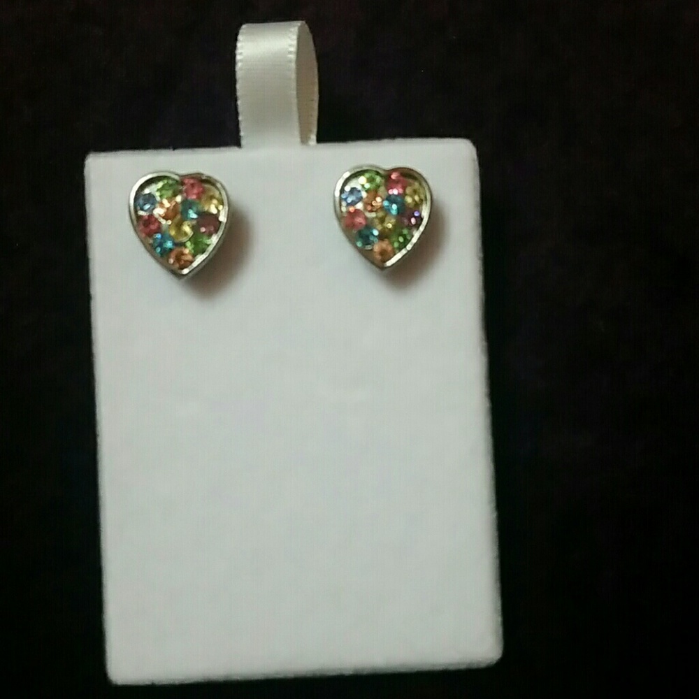 Heart stud earrings